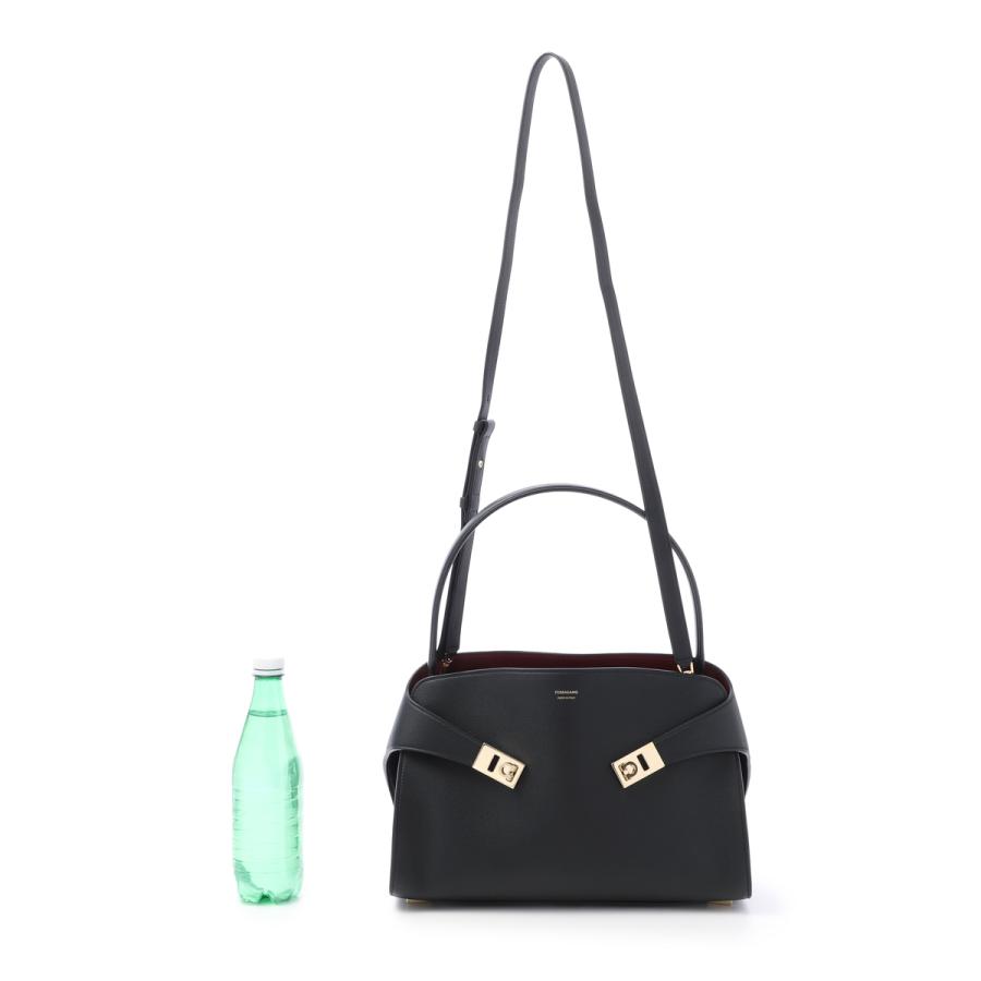 FERRAGAMO（フェラガモ） ハンドバッグ 2WAY HUG SOFT BICOLOR