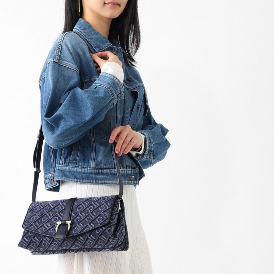 Ferragamo ショルダーバッグ　または　クラッチバッグ FERRAGAMO（フェラガモ） ショルダーバッグ クラッチバッグ ブルー