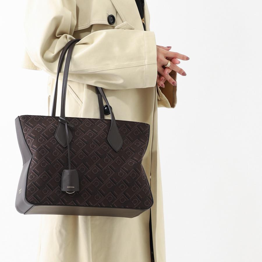 FERRAGAMO（フェラガモ） トートバッグ ブラウン レディース star-tote