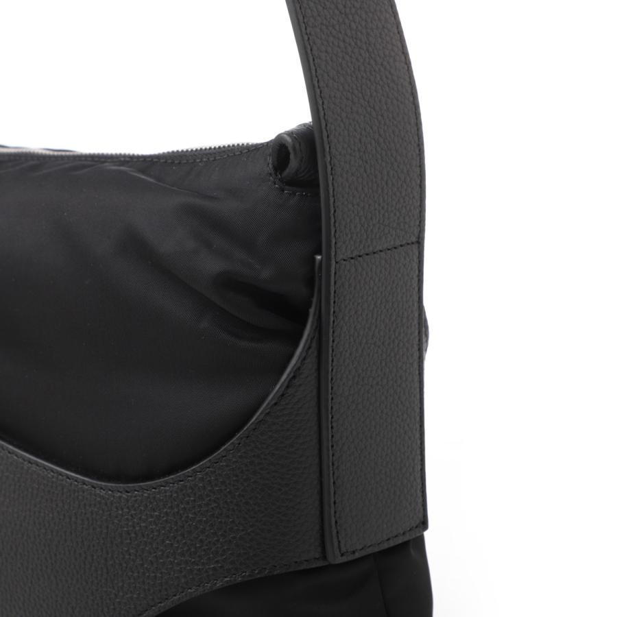 美品✨Ferragamo フェラガモ ナイロン メッセンジャーバッグ FERRAGAMO（フェラガモ） 並行輸入 トートバッグ チャーミング 216797