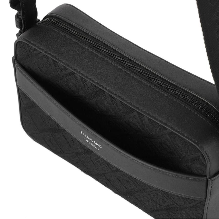 FERRAGAMO（フェラガモ） ショルダーバッグ クロスボディバッグ メンズ