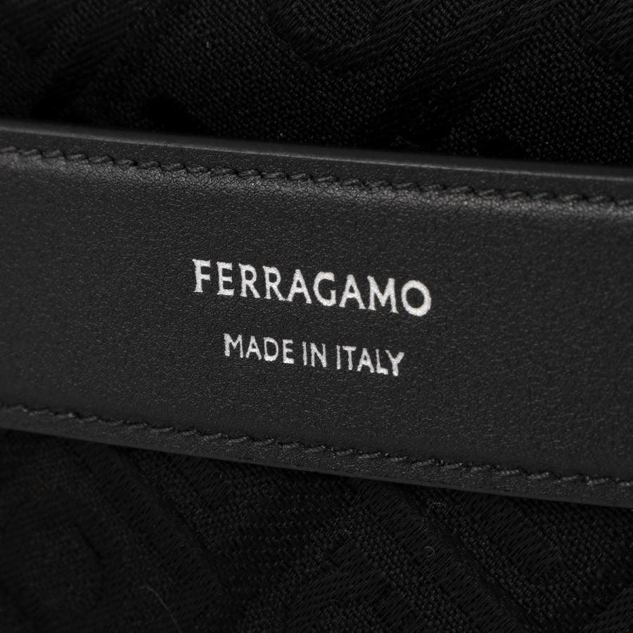 FERRAGAMO（フェラガモ） ショルダーバッグ クロスボディバッグ
