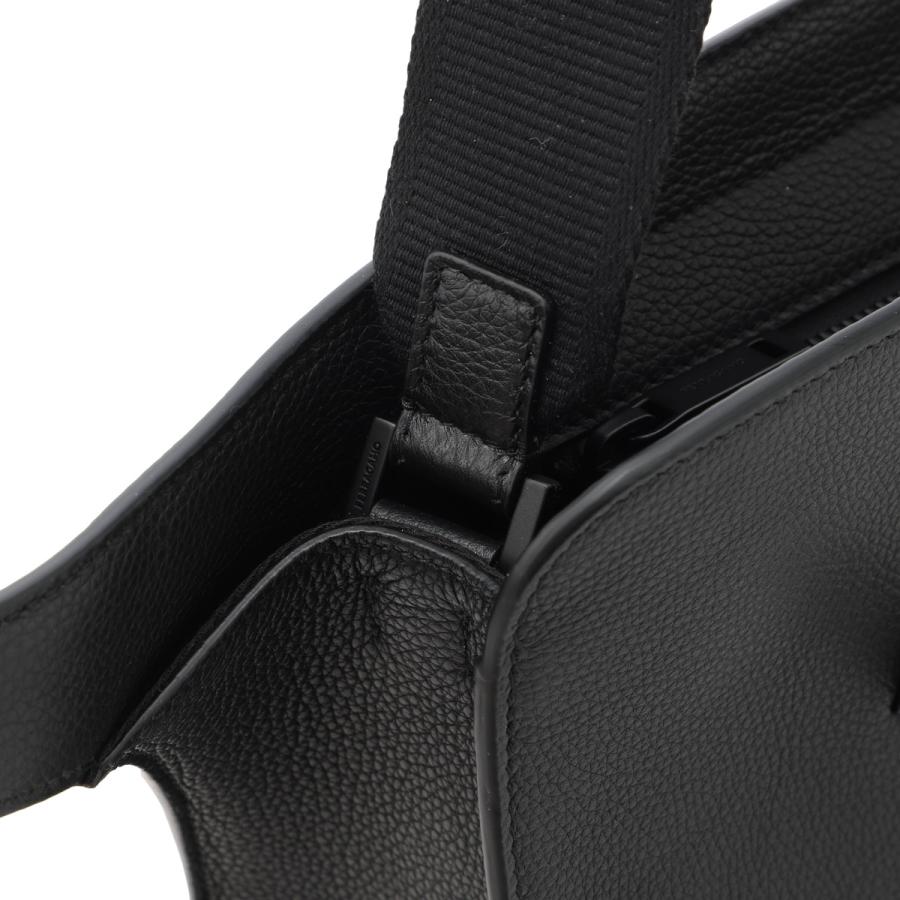 FERRAGAMO（フェラガモ） ショルダーバッグ HUG MESSENGER BAG ハグ