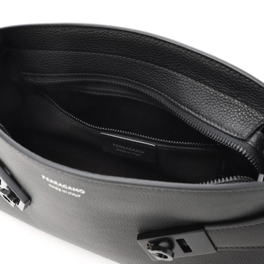 FERRAGAMO（フェラガモ） ショルダーバッグ HUG MESSENGER BAG ハグ