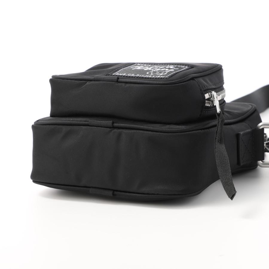 メゾンキツネ MAISON KITSUNE クロスボディバッグ THE TRAVELLER CROSSBODY POUCH ブラック メンズ mm05165wq1001-p199-black｜mb-y｜08