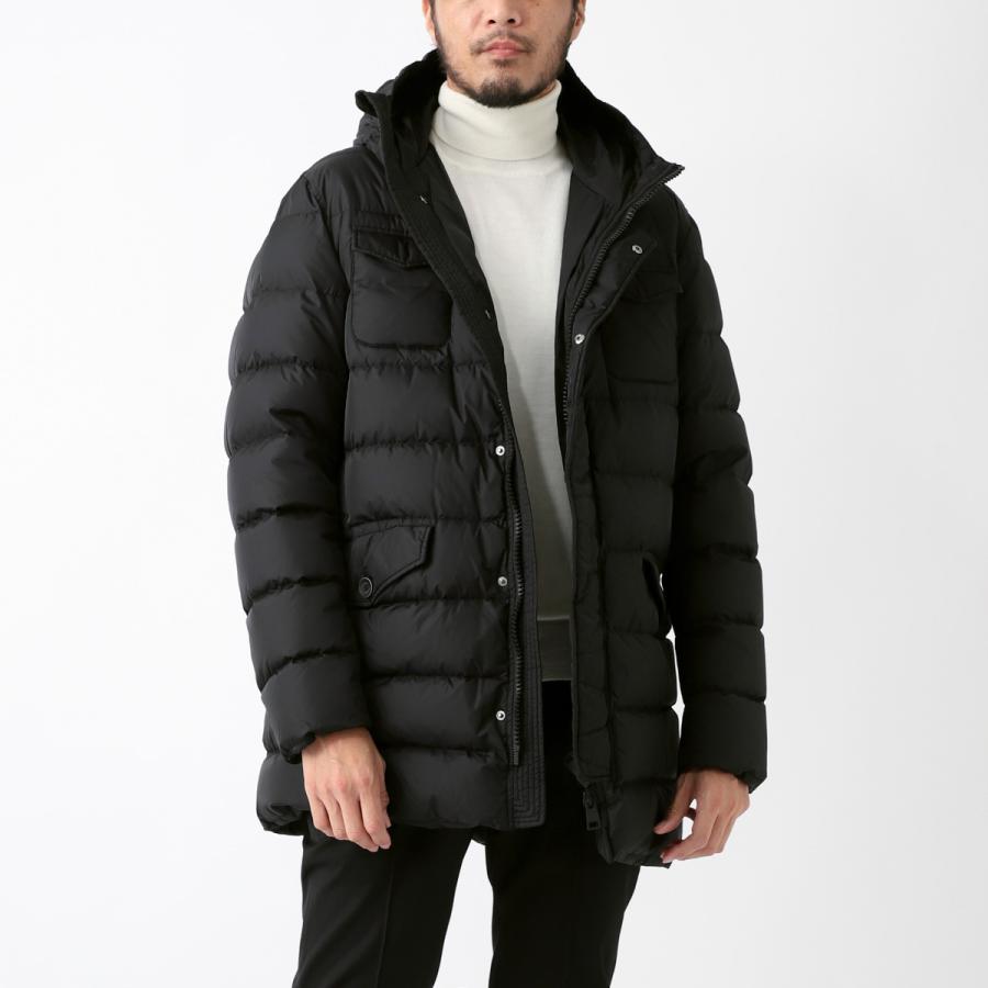 美品 ヘルノ HERNO 大きいサイズ48 ポーラテック 切替ダウンコート 黒 美品 ヘルノ HERNO 大きいサイズ48 ポーラテック 切替ダウン