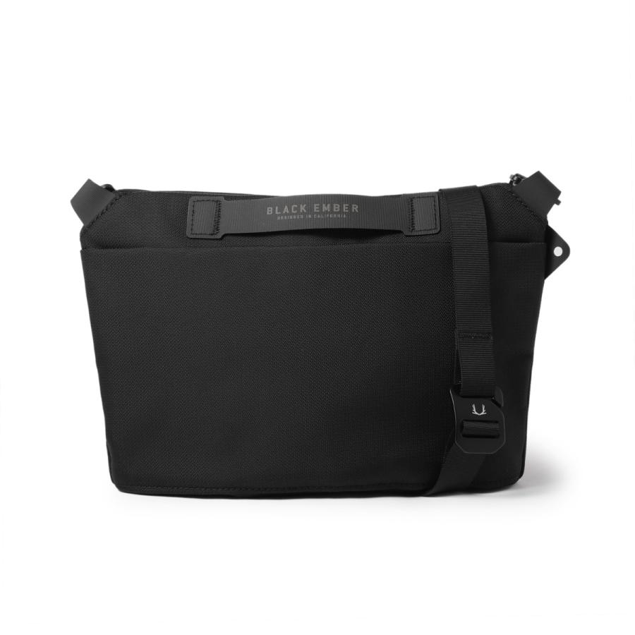 週末まで限定値下げ　CHALLENGER ブラック サコッシュ　バック CHALLENGER [チャレンジャー] NYLON FIELD SACOCHE ナイロンフィールド