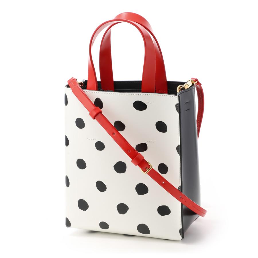 【安心鑑定配送】MARNI マルニ トートバッグ 新品 タグ付き 未使用 安心鑑定配送】MARNI マルニ トートバッグ 新品 タグ付き 未使用 MARNI