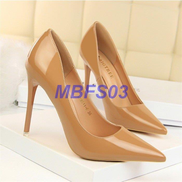 お得クーポン発行中 パンプス痛くないハイヒールピンヒールヒール10 5ｃｍ パンプス無地 結婚式二次会ol通勤用エナメルパンプス