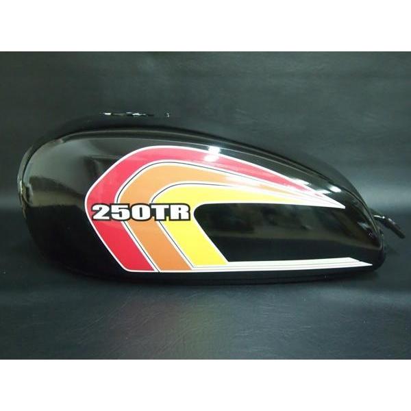 カワサキ 250TR タンク デカール ステッカー 3色ライン 黒縁 赤橙系