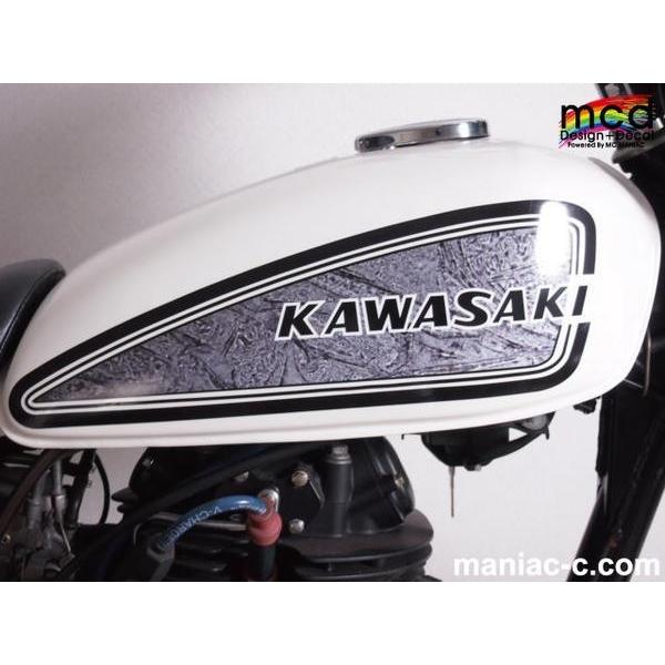Kawasaki 250TRバイクタンク 黒 ストライプデザイン カワサキ 250TR ラップ塗装風 黒 タンクカスタム ステッカー