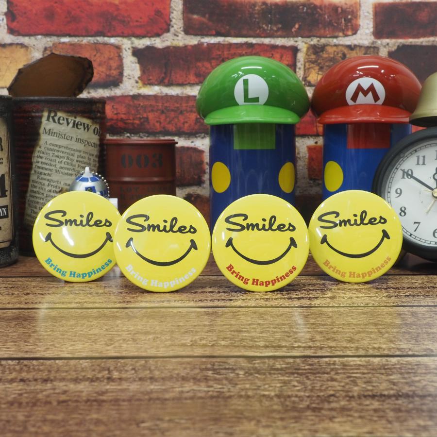 ハッピー♪ スマイル 缶バッジ 44mm レッド スマイリー アメリカン