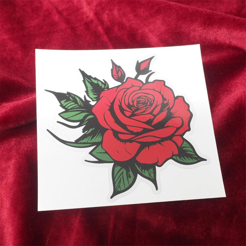 シルバー）薔薇ステッカー（10cm 赤）1枚 屋外 給油口 ヘルメット