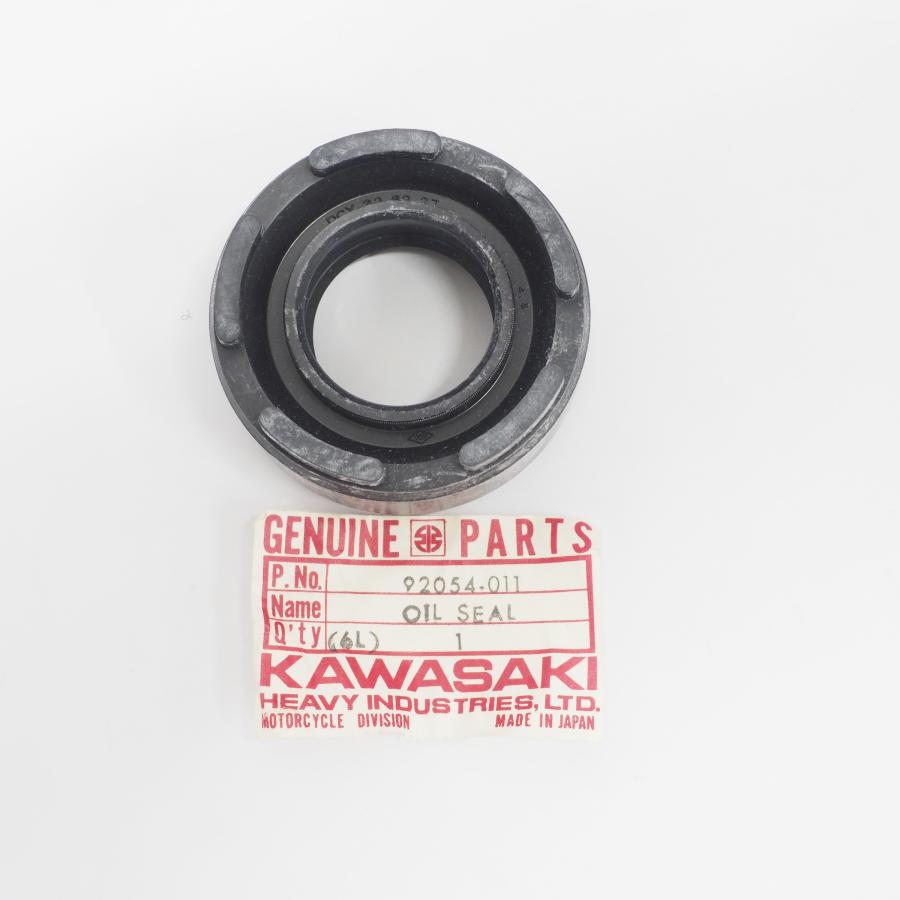 現品限り Kawasaki純正 クランクシャフト オイルシール 92054-011 S2