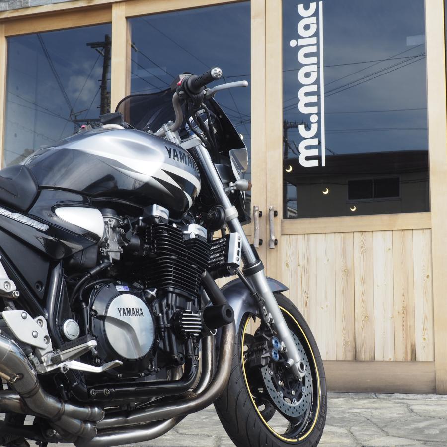 mc.maniac製 XJR1200 / XJR1300用 エンジンカバー 左右セット 黒 mc.maniac製 XJR1200 / XJR1300用 エンジンカバー 左右セット 黒