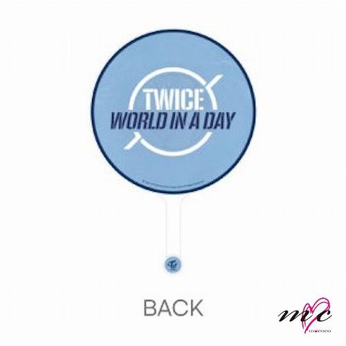 TWICE World in a day 韓国限定うちわ ナヨン   ¥2399 TWICE World in a day 韓国限定うちわ ナヨン ¥2399 - メルカリ