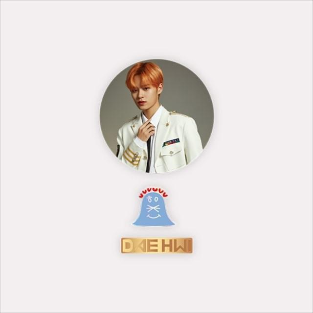 WANNA ONE 公式グッズ [ONE: THE WORLD] バッジ＋ピンボタンSET