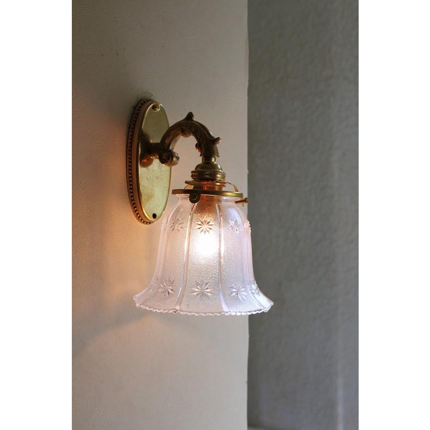 英国アンティーク調　真鍮製の小さなブラケットライト（壁付け照明）＆昭和レトロな雰囲気のガラスの小花柄ランプシェードのウォールランプセット｜mdsr｜03
