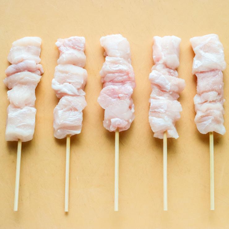 ワニ串 ワニ肉串 ワニ肉 鰐肉 クロコダイルミート ジビエ ジビエ肉 変わり串 変わり種 メニュー 30g×20本 業務用 冷凍 焼肉 焼き肉 バーベキュー | 