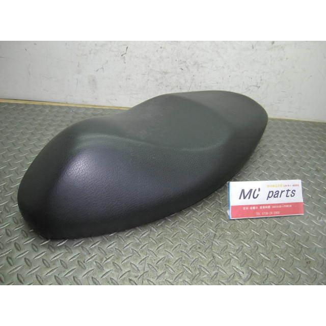 ヤマハ シグナスX 2型 SE44J 純正シート 4C6-F4730-00 破け無 ヤマハ シグナスX 2型 SE44J 純正シート 4C6-F4730-00 破け無