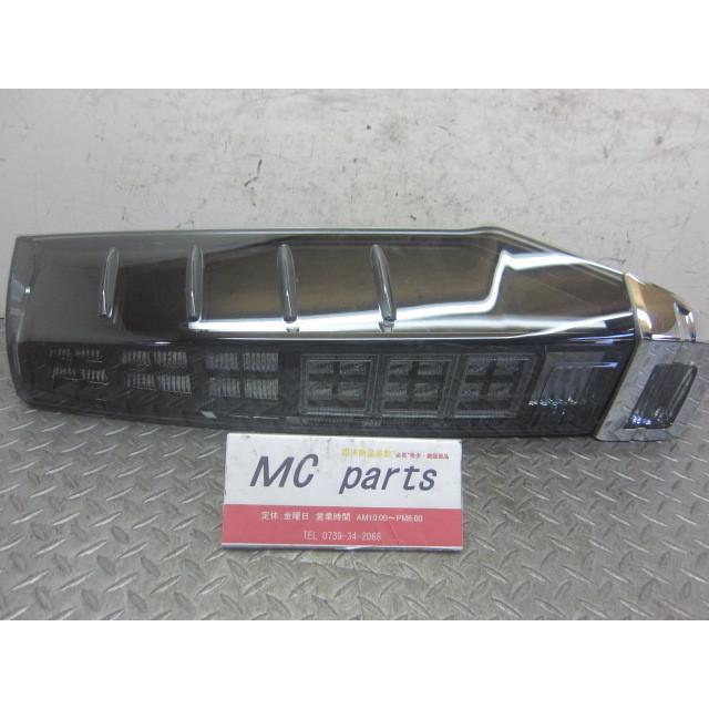 F TOYOTA ヴォクシー 右テールランプ KOITO 28-232 F TOYOTA ヴォクシー 右テールランプ KOITO 28-232 - メルカリ
