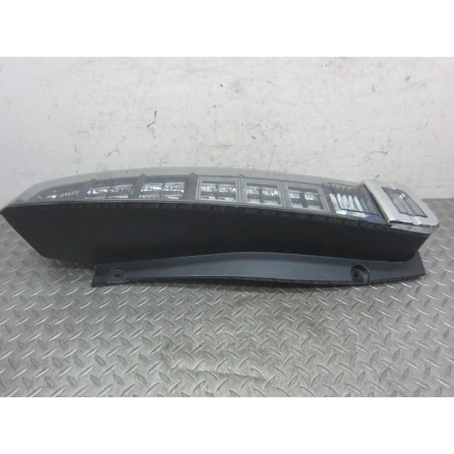 トヨタ ヴォクシー DBA-ZPR80W 右 テールライト KOITO 28-232 2F