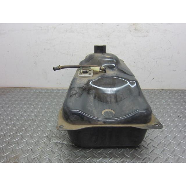 ヤマハ YD250 タンク　コック付 ヤマハ YD250 タンク コック付 ヤマハ YD250 タンク コック付