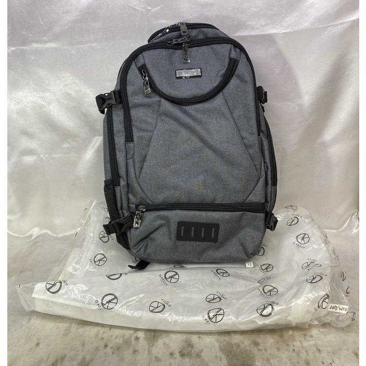 【未使用タグ付き品】D.KELLY ディーケリー スクエアデザイン バックパック リュック DK-B592 カラー：グレー 未使用タグ付き品】D.KELLY ディーケリー スクエアデザイン バック