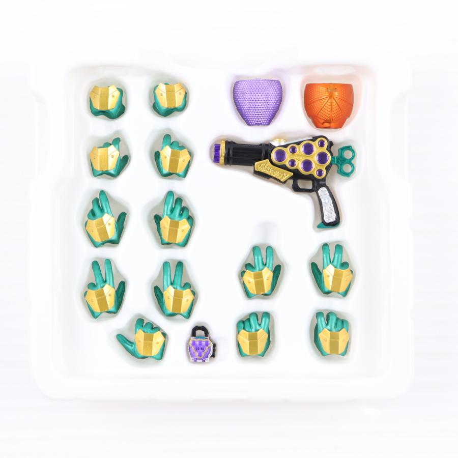 『中古即納』{FIG} 魂ウェブ商店限定 S.H.Figuarts 真骨彫製法 仮面ライダー龍玄 ブドウアームズ 仮面ライダー鎧武 フィギュア BSP(20250916)の画像