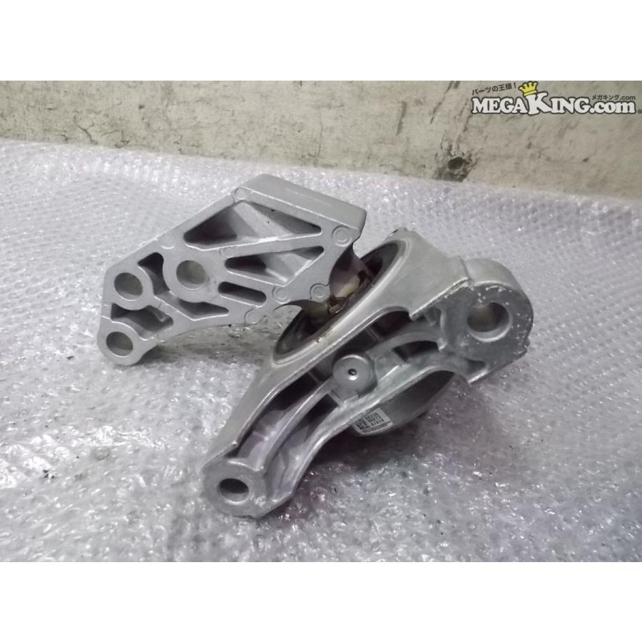 アルファロメオ ジュリエッタ 1.4L 純正 MOPER エンジンマウント 右