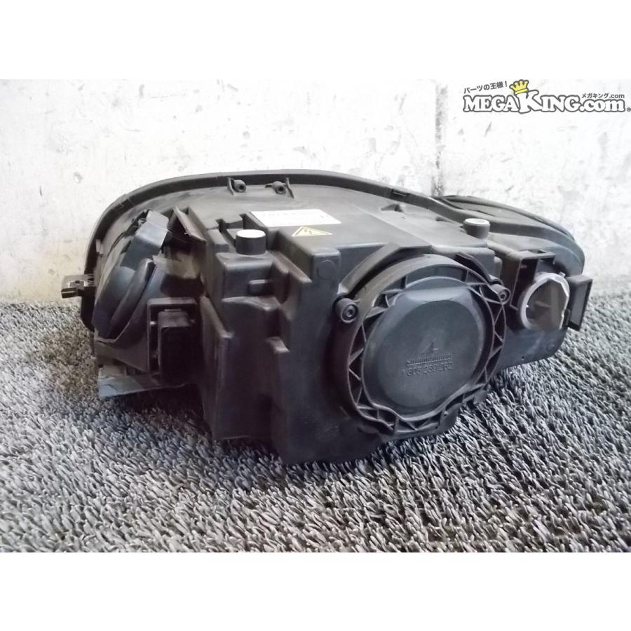 アウディ 8E B7 A4 ワゴン 左ハンドル 純正 ノーマル HID キセノン