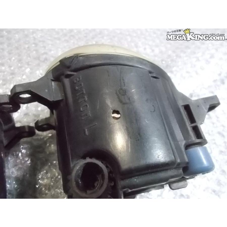 ヴォクシー　ZRR70W　プリウスα　ZVW40　右　フォグライト　フォグランプ　ヴァレオ 81210-0W050 代替品番 C-3 ZVW40W プリウスα 純正 ノーマル ハロゲン フォグランプ フォグライト