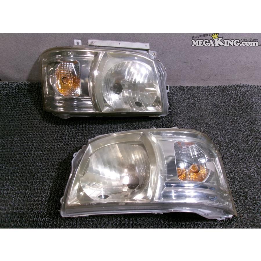 ハイエース　ヘッドライト ハイエース GB-UZH138S 右 ヘッドランプ ヘッドライト 救急車