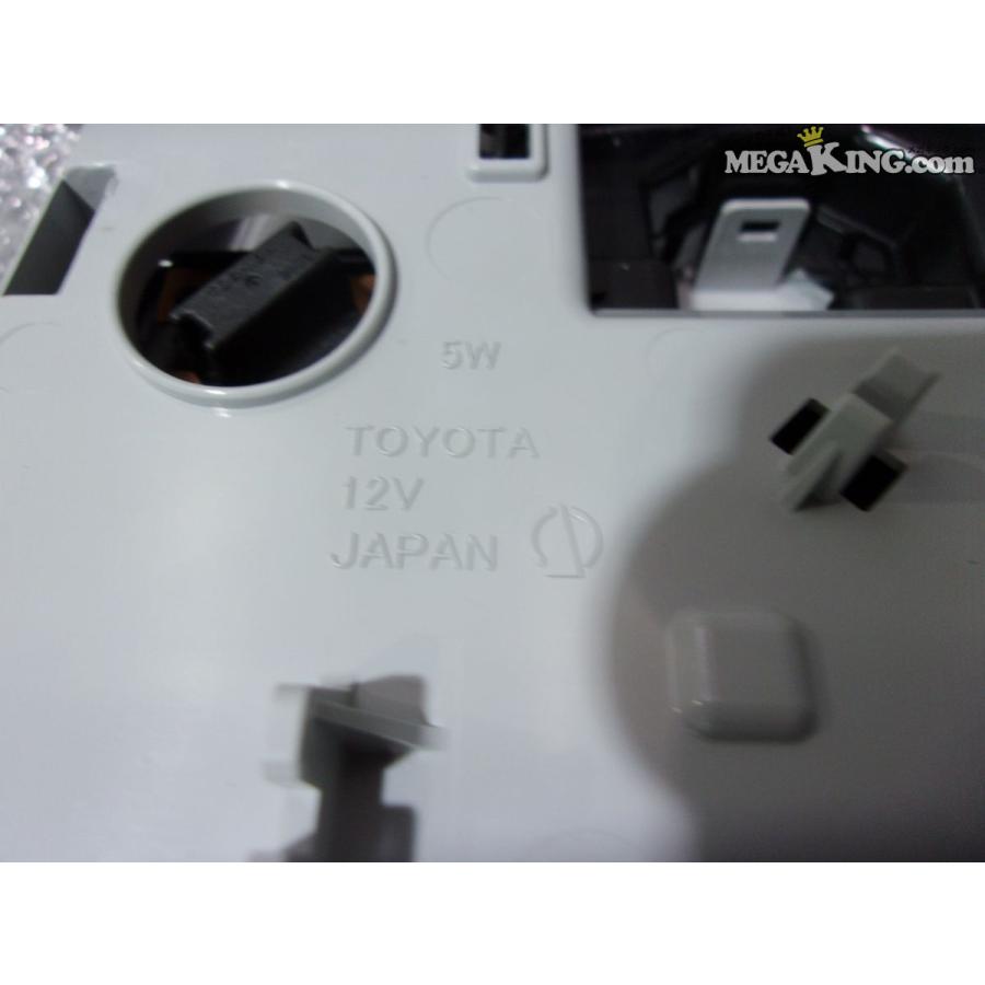 ★未使用★ZVW50 プリウス 純正 ノーマル マップランプ ルームランプ 81208-47330 / 2T2-428 |  | 04