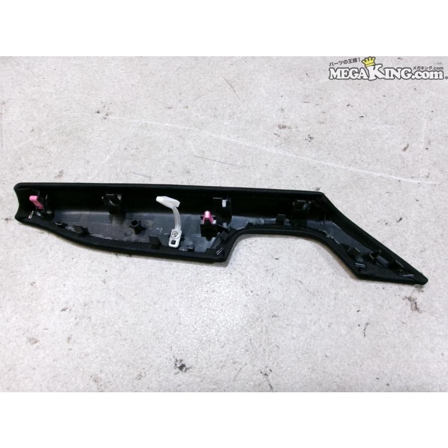ハイラックス GUN125 純正 ノーマル フロントドアアームレストトリム