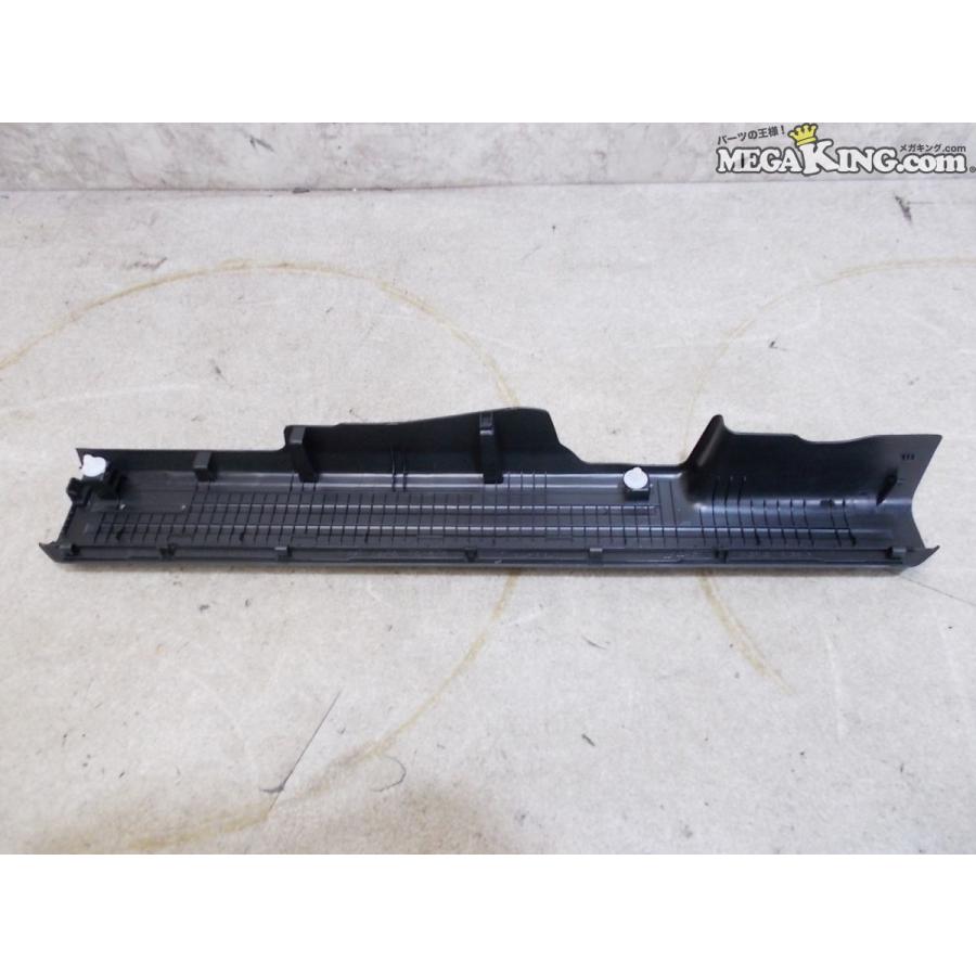 ジムニーJB64W納車前外し純正
タイヤホイール4本 ☆新車外し 美品☆JB64W ジムニー 純正 ノーマル スカッフプレート