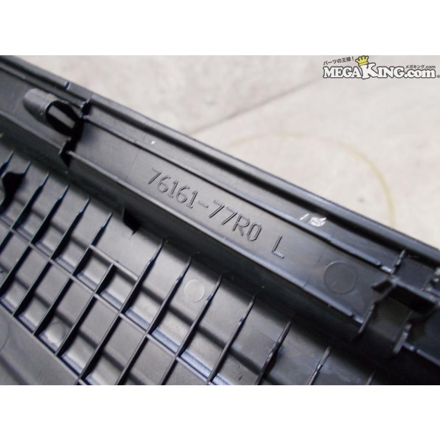 ジムニーJB64W納車前外し純正
タイヤホイール4本 ☆新車外し 美品☆JB64W ジムニー 純正 ノーマル スカッフプレート