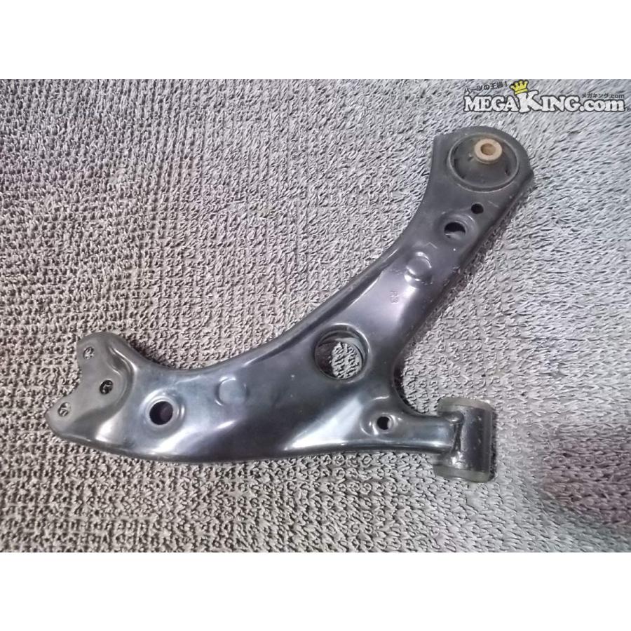 ZVW50 プリウス 前期 純正 ノーマル フロント ロアアーム 右