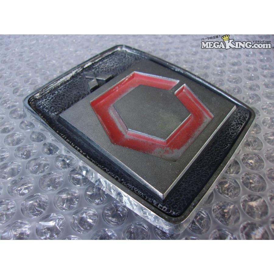 T210 三菱 ふそうキャンター 純正 ノーマル フロント エンブレム ロゴ MB520085 / Q8-616_2