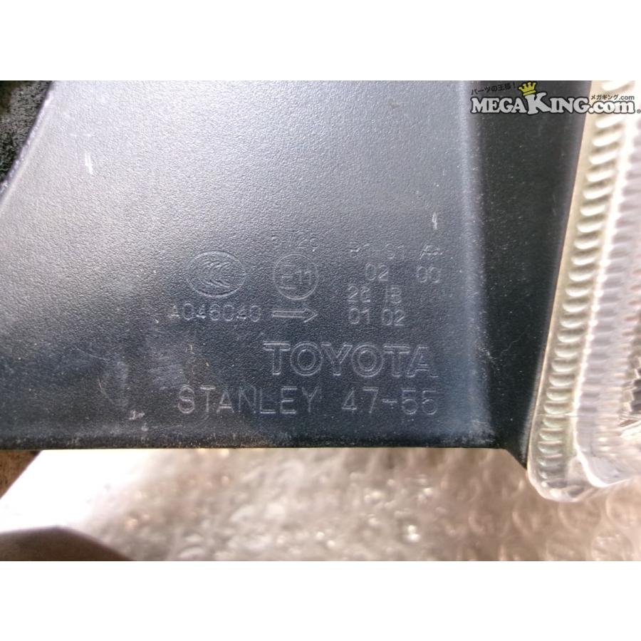 ZVW30 プリウス 後期 純正 ノーマル テールランプ テールライト 右