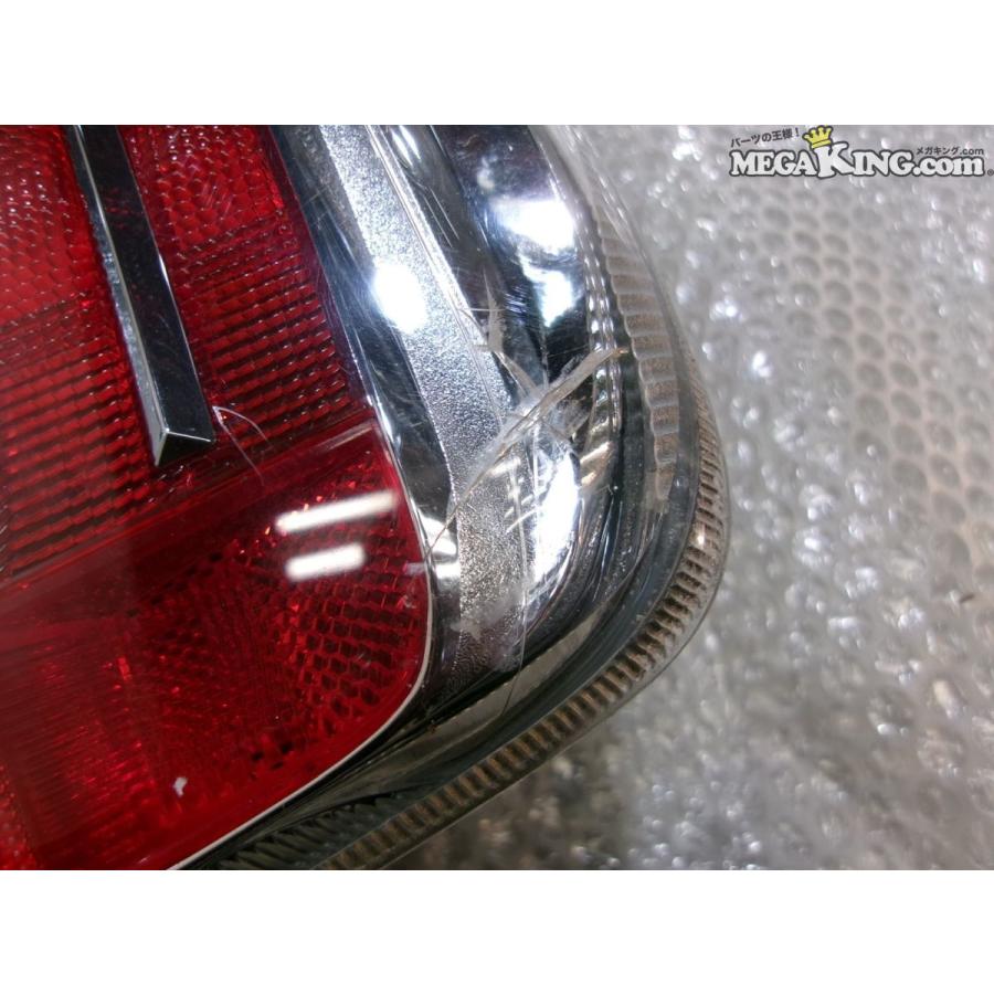 ZVW30 プリウス 後期 純正 ノーマル テールランプ テールライト 右
