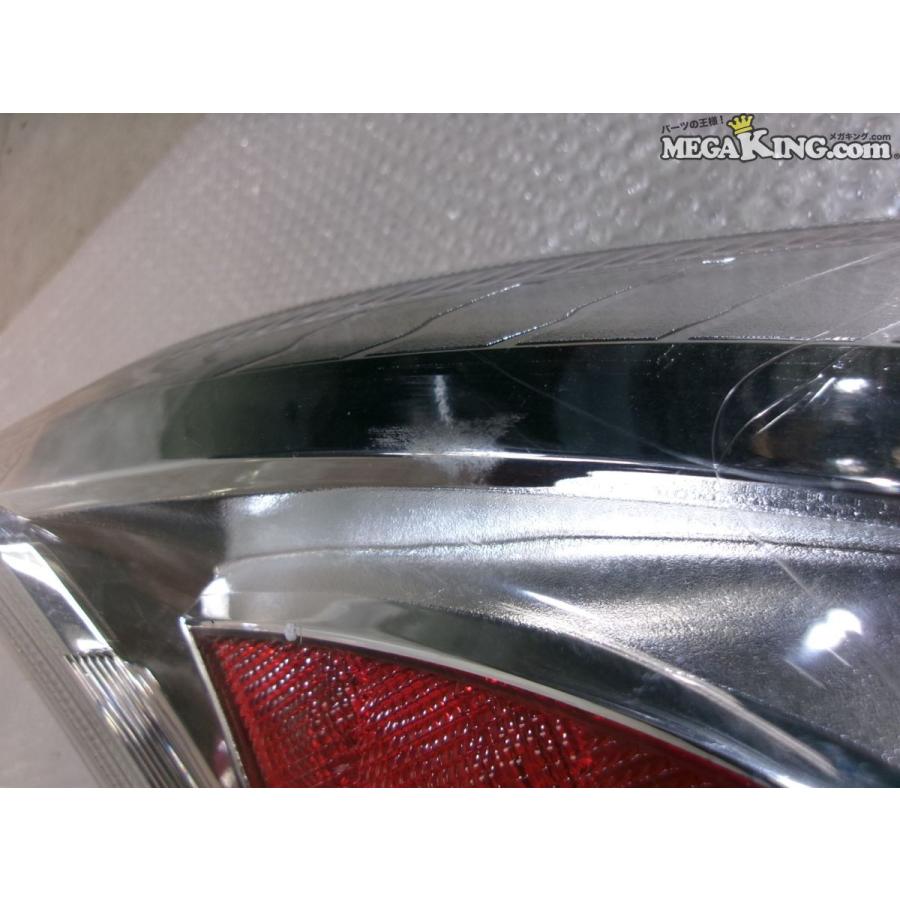 ZVW30 プリウス 後期 純正 ノーマル テールランプ テールライト 右 