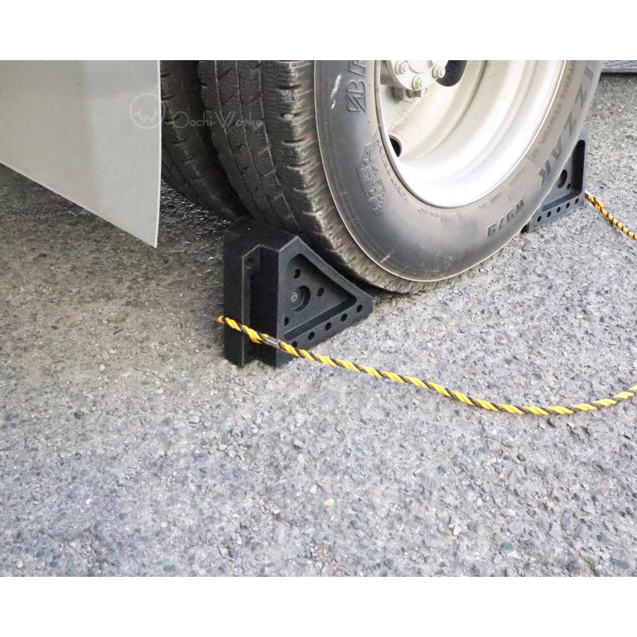タイヤストッパー ゴム製 2個セット ロープ付き 軽トラック〜4ｔトラックまで対応 車止め |  | 05