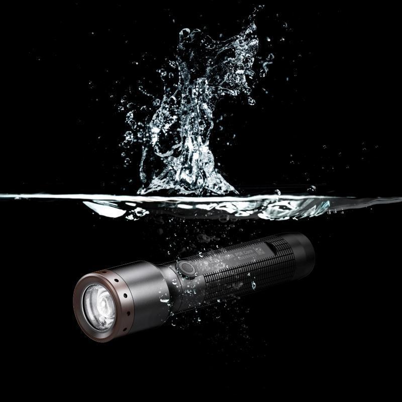 レッドレンザー LED 懐中電灯 ライト 充電式LEDライト P5R Core