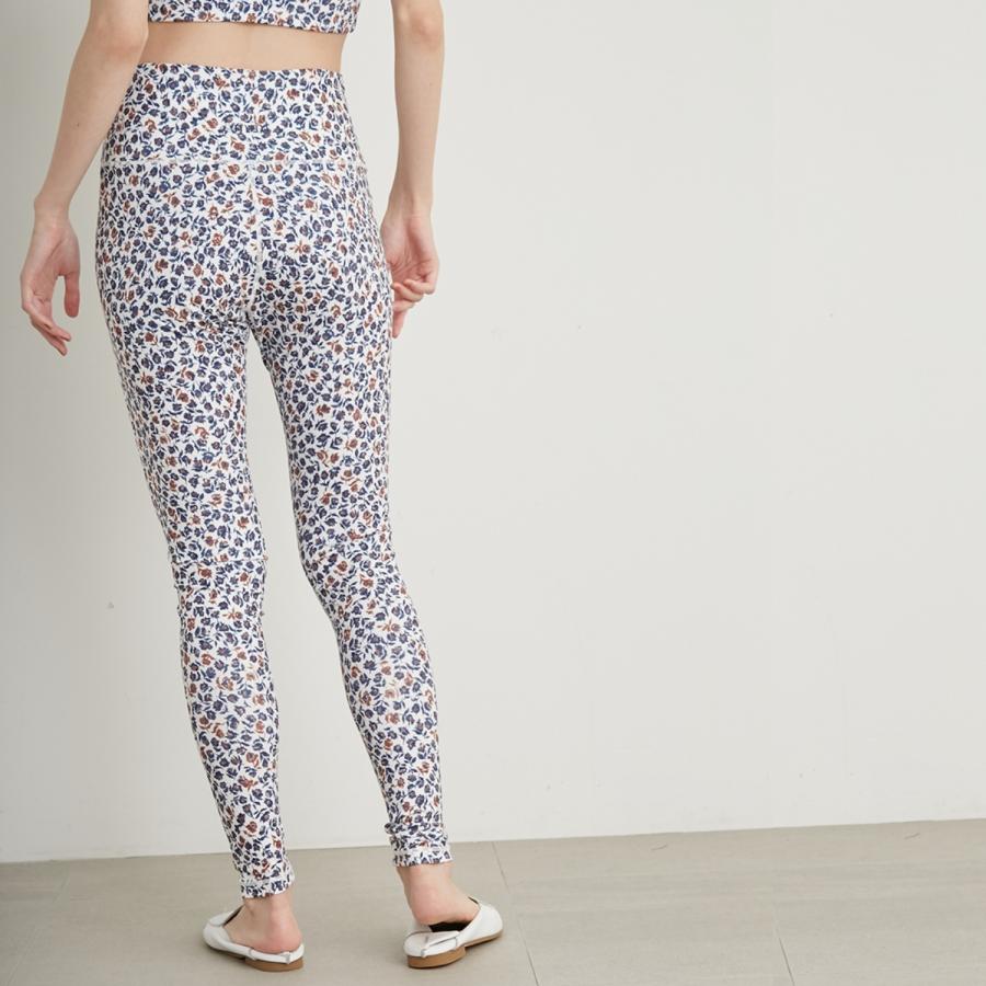 emmi yoga（エミヨガ） 爆買 emmi WELLNESS YOGA PACK（4 ITEMS SET