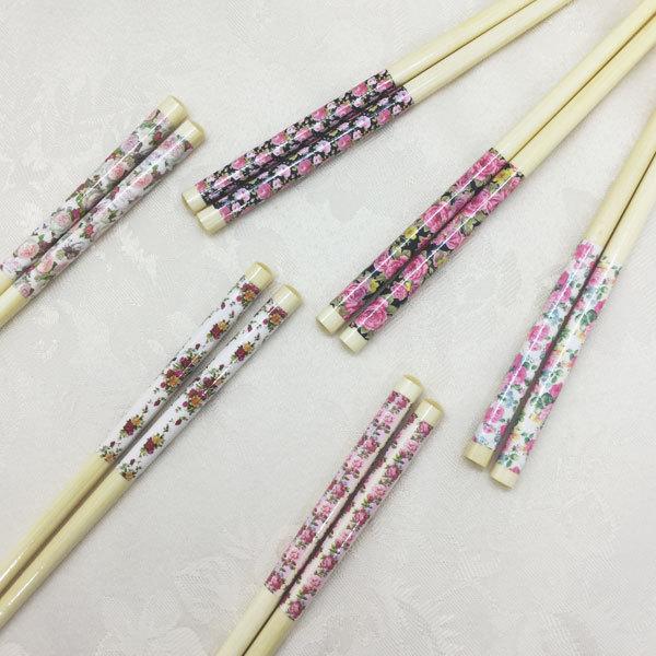 薔薇柄 お箸 1膳 白 約 22 5cm 竹製 ハンドメイド 薔薇雑貨 プチギフト お配り用 お見送り 二次会 ギフト 景品 ゲスト用 可愛い おしゃれ かわいい プレゼント So 5 薔薇雑貨かわいい姫系雑貨のmeggie 通販 Yahoo ショッピング