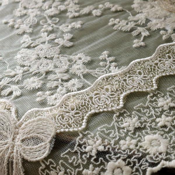 フランスアンティークローズブーケ柄ソーイングパニエ・レースクロス・布花・巻リボン 十四行詩 レースと刺繍のスカート – ロリータファッション通販RonRon