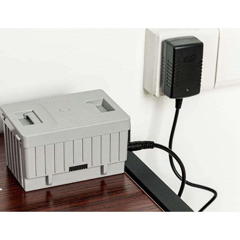 車載冷蔵庫専用 着脱式バッテリー 15600mAh 充電器付属 (商品番号