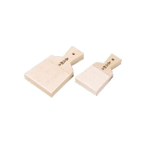 鑑別書付】ミャンマー産本翡翠の貴妃彫刻バングル（長径55×短径46