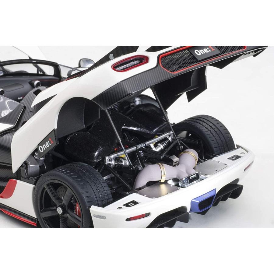 AUTOart 1/18 ケーニグセグ One:1 ホワイト/カーボンブラック/レッド 完成品 AUTOart 1/18 ケーニグセグ One ホワイト/カーボンブラック/レッド 完成品